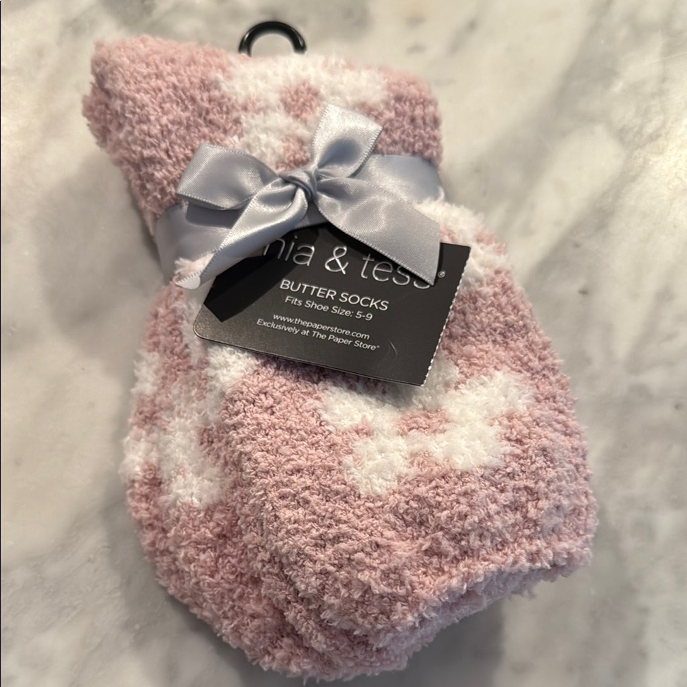 NWT MIA & Tess Pink and White Butter Socks